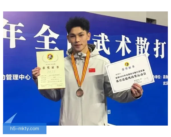 我国武术三女将在对练项目中夺铜牌